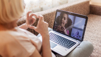 Grands-parents: maintenir des liens avec ses petits-enfants grâce à la techno