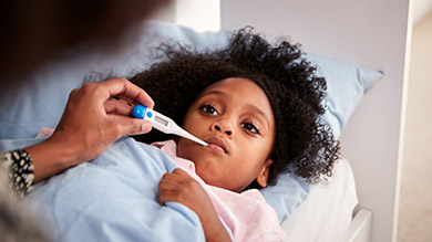 Grippe, gastro et COVID-19: quand aller à l'urgence avec son enfant?