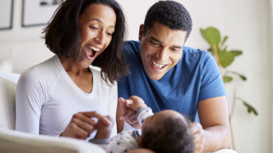 L'approche parentale: réconforter, jouer et enseigner
