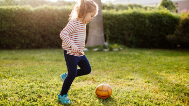 Jouer au ballon et à la balle