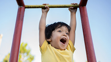 2.5–3 years old: Gross motor skill development