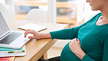 Grossesse, travail et enfant: le parcours difficile d'une maman