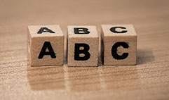 Nouveau programme de maternelle: débat autour des lettres de l'alphabet